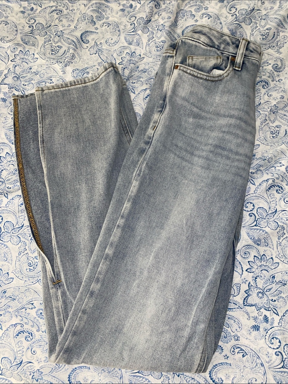 Pacsun Light Wash Straight Leg Jeans - Blue